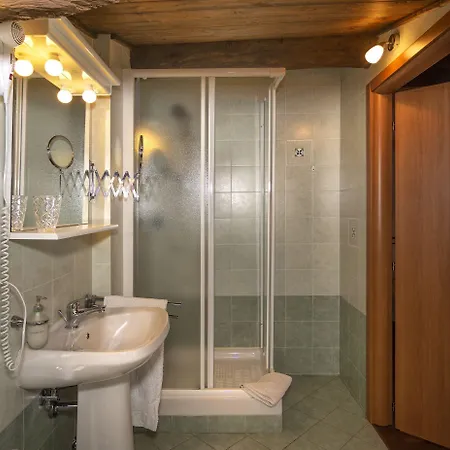 לינה וארוחת בוקר Lucca Fora קאפאנורי