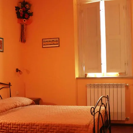 卢卡佛拉住宿加早餐旅馆 住宿加早餐酒店 3*