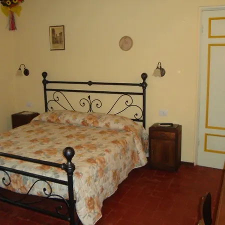 فندق مبيت وإفطار Lucca Fora 3*
