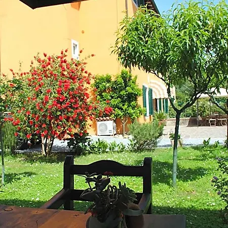 فندق مبيت وإفطار Lucca Fora 3*
