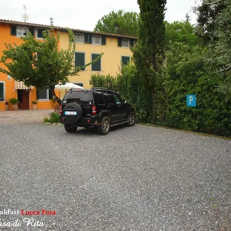 Bed & Breakfast Lucca Fora