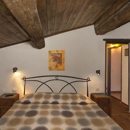 Lucca Fora Bed & Breakfast 3*
